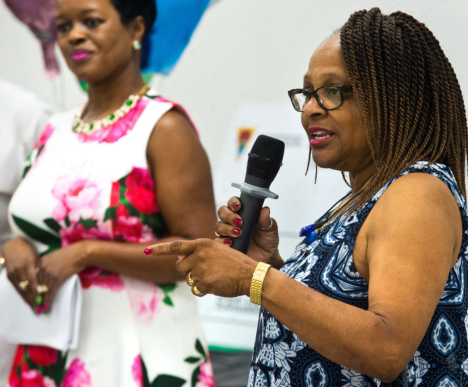 Dr. Carla Campbell Jackson, Linda Foster